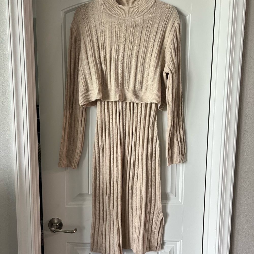 Francesca's Collections Cream Pleated Midi Dress